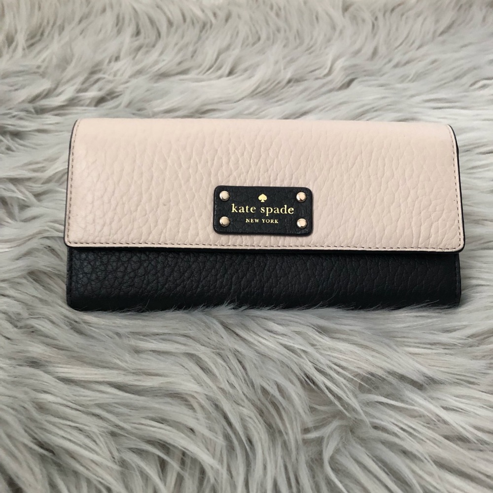 NWT Kate Spade Bay Street Sandra Wallet